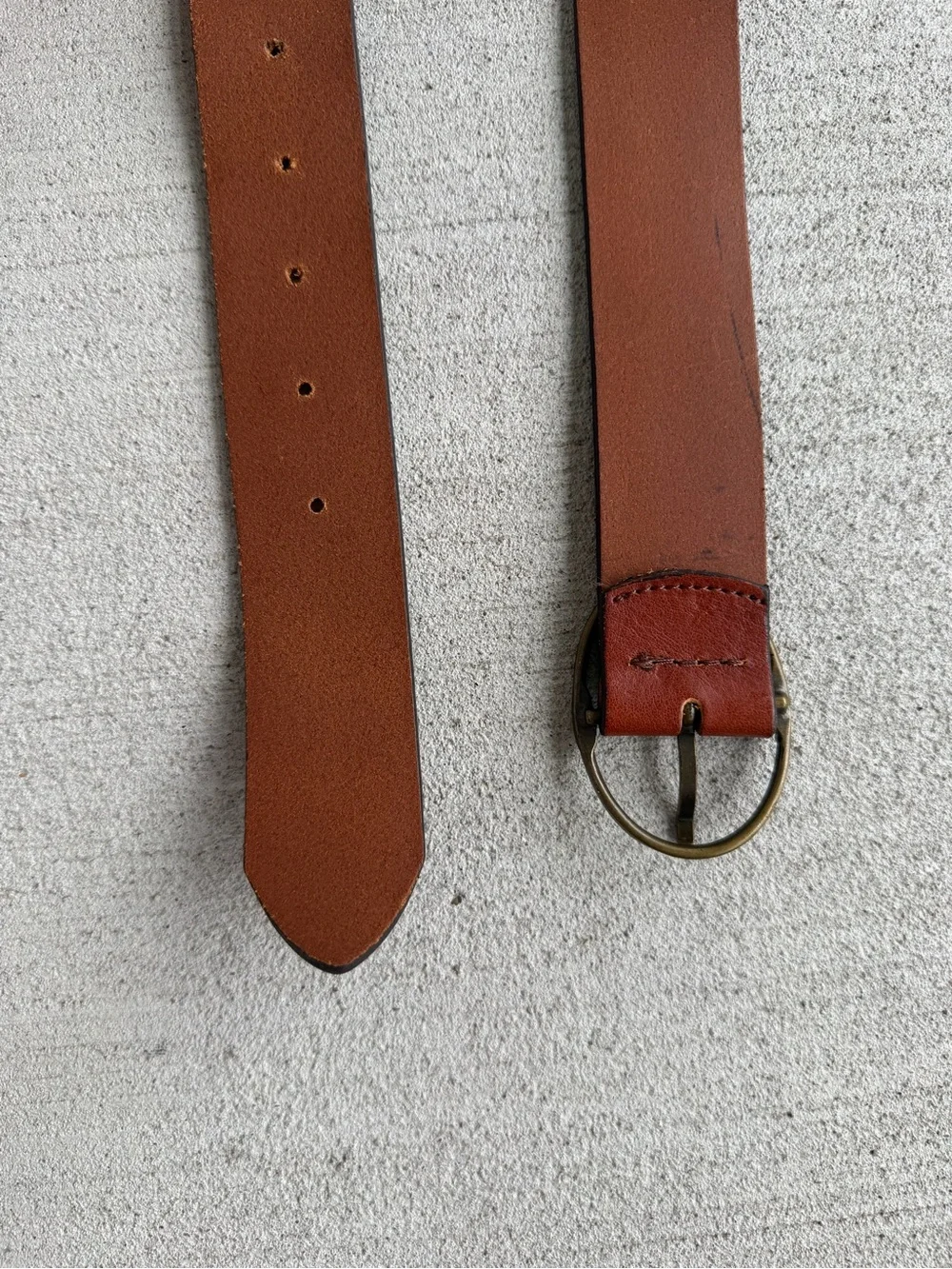 Levi’s Full Grain Leather Belt Size 40 Brown Oval Brass Buckle Made in Mexico 47
